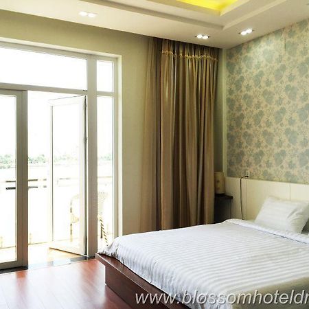 Blossom July Hotel Da Nang Zewnętrze zdjęcie